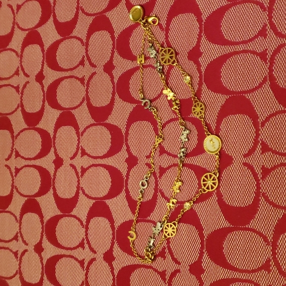 Bracelets - Picture 1 of 4